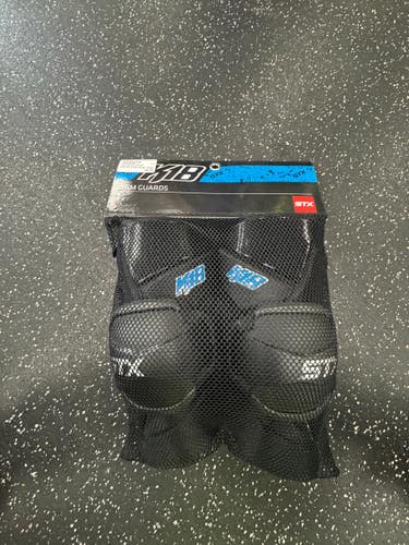 New STK K18 Elbow Black Large 11849-STXATKK18B