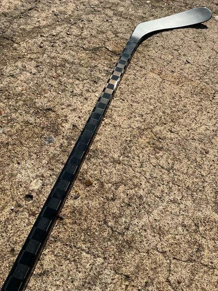 BLACKOUT Scary Lite Pro Stock Hockey Stick Grip P92 Right 65840