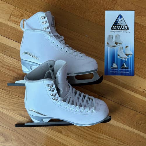 Jackson Ultima 450 Figure Skates US Women's 7 (Used)