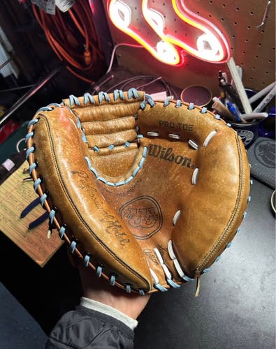 Wilson A2403 RH Catcher's Baseball Glove 35" (Used)