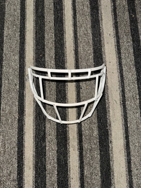 White Schutt F7 facemask