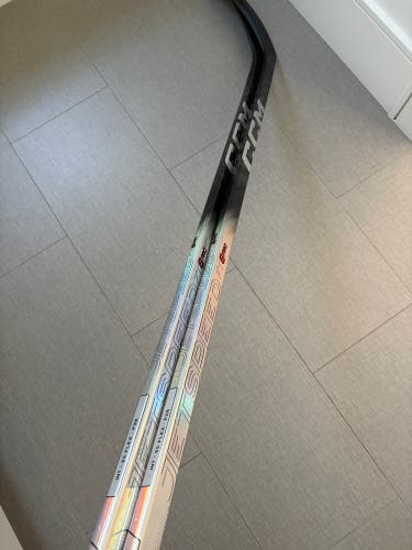 Intermediate CCM JetSpeed FT8 Pro Right Handed Hockey Stick P28 65 Flex (Contact if only need 1)