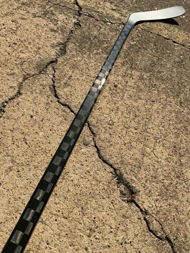 BLACKOUT Scary Lite Pro Stock Hockey Stick Grip P88 Right 83216