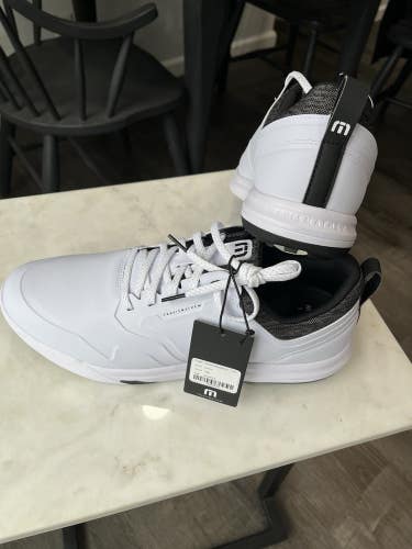 Travis Matthew The Daily Pro Hybrid Plus White/Black Shoes Size 10 NEW in Box