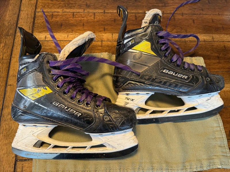 Bauer Supreme 3S Pro Hockey Skates Size 5 (Used)