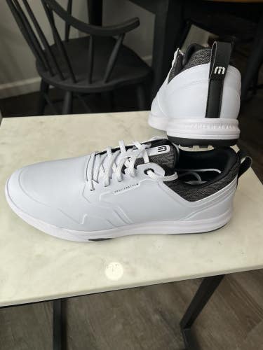Travis Matthew The Daily Pro Hybrid Plus White/Black Shoes Size 10.5 NEW in Box