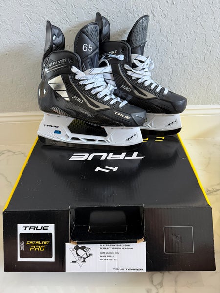 True Catalyst Pro Hockey Skates Regular Width Pro Stock 8 (Used)