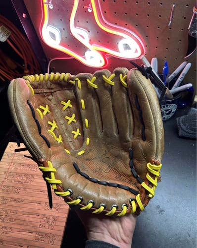 Wilson RH Infield Baseball Glove 11.5" (Used)