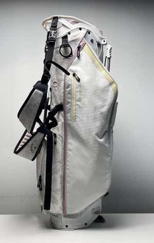 Callaway Fairway C Stand Bag White/Pink Floral 4-Way Dual Strap Ladies Golf Bag