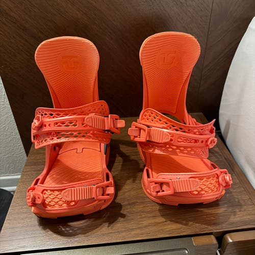 Women's Small Snowboard Bindings (Used)