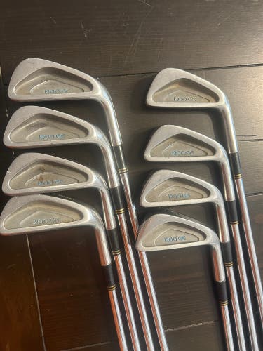 Women's Wilson 1200 Right Handed Iron Set Ladies Flex Steel Shaft (Used)