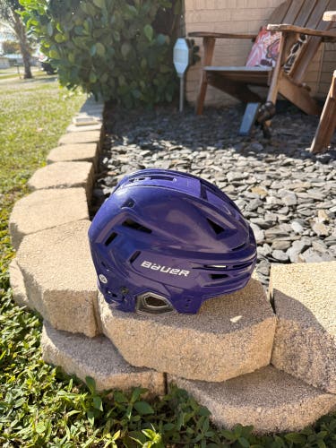 Large Bauer Re-Akt 150 Helmet (Used)