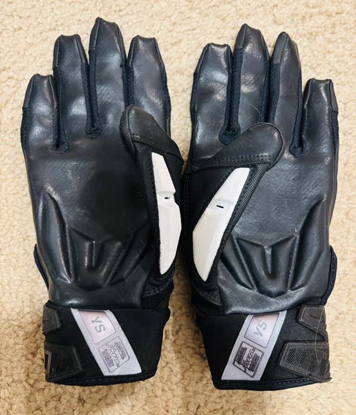 Nike Youth D-Tack 6.0 Lineman Gloves Sz.YS | SidelineSwap | Buy
