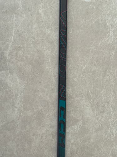 Senior CCM Vizion Right Handed Hockey Stick P28+1/4 70 Flex (New)