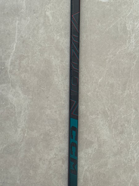 Senior CCM Vizion Right Handed Hockey Stick P28+1/4 70 Flex (New)