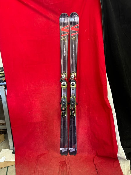 Salomon hot 174cm all mountain skis, binding: Salomon, range 296-329mm