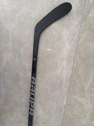 Senior Bauer Proto2 Right Handed Hockey Stick P28 70 Flex (New)
