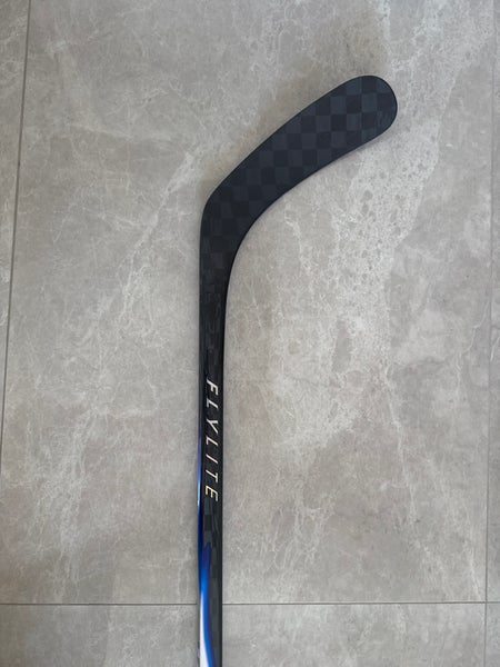 Senior Bauer Vapor FlyLite Right Handed Hockey Stick P92 65 Flex (New)