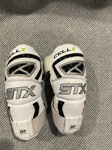 Small Youth STX Cell V Arm Pads (Used)