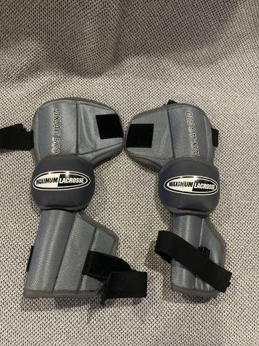 Medium/Large Youth Arm Pads (Used)