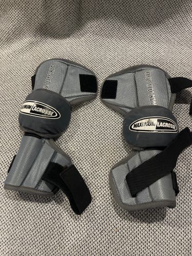 Small / Medium Youth Arm Pads (Used)