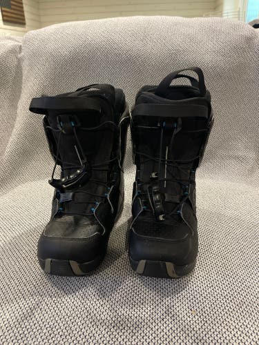 5Y (Big Kids / Youth) Salomon Kamooks Snowboard Boots (Used)