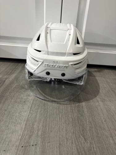 Medium Bauer Re-Akt 150 Helmet (Used)