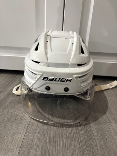 Medium Bauer Re-Akt 150 Helmet (Used)