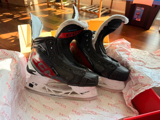 2023 CCM JetSpeed FT680 Hockey Skates Regular Width 7.5 (Used)