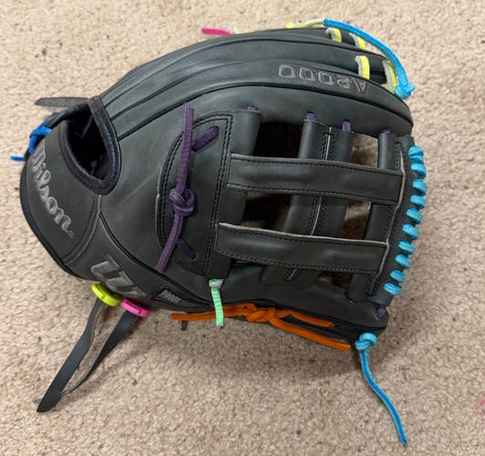 Wilson A2000 RH Softball Glove 12.75" (Used)