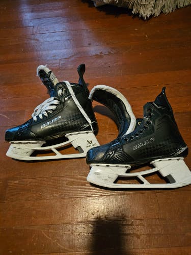 Bauer Supreme Shadow Hockey Skates Size 6.5 (Used)