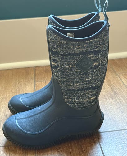 THE ORIGINAL MUCK BOOT - Youth Hale Waterproof Boots - Navy Blue - Size 4Y Big Kids/Youth (Used)