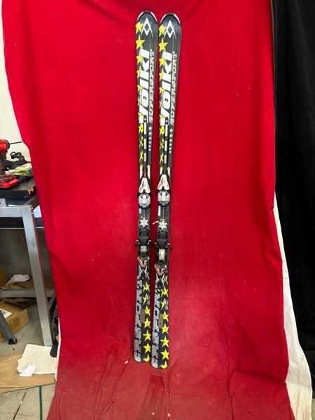 Skis: Volkl 182 cm All Mountain Skis (Used)