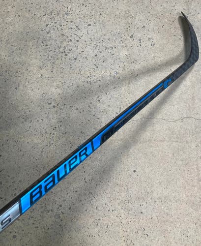 Junior Bauer Nexus 2N Pro Hockey Stick P28