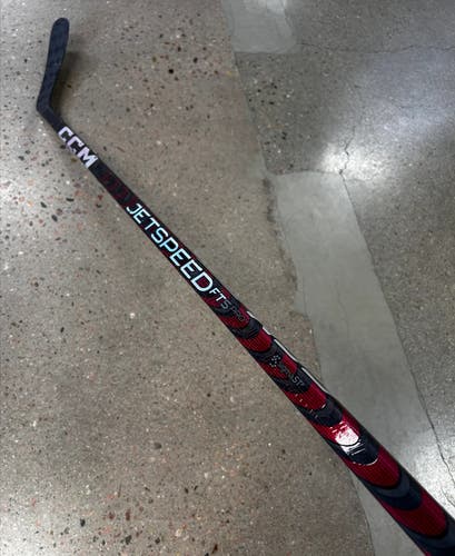 Junior CCM JetSpeed FT5 Pro Hockey Stick | RH P29