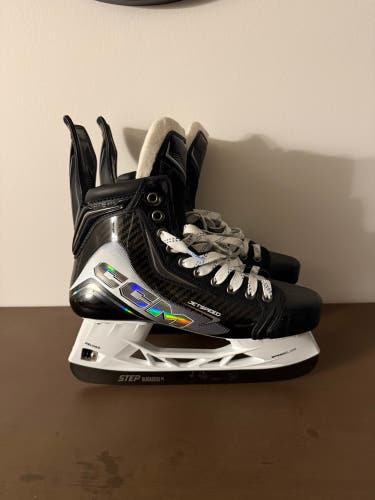 2025 CCM JetSpeed FT8 Pro Hockey Skates Wide Width Pro Stock size 8 (New)