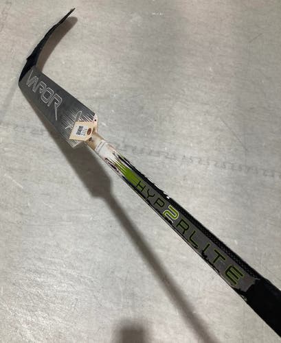 Intermediate Bauer Hyperlite 2 Goalie Stick Regular 24" Paddle (Used)