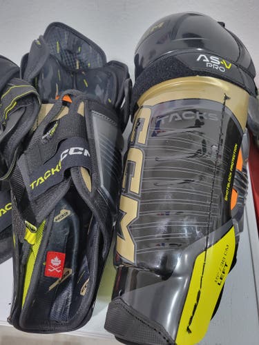 Senior CCM Tacks AS-V Pro 15" Shin Pads (New)