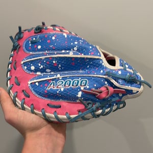 Wilson A2000 RH Catcher's Baseball Glove 33" (Used)