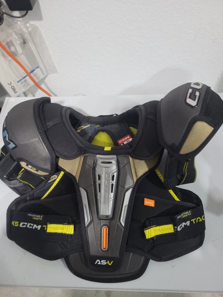 Men's Small Senior CCM Tacks AS-V Pro Shoulder Pads (Used)