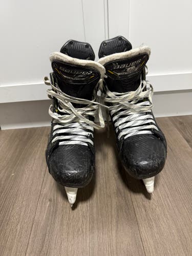 Bauer Supreme M5 Pro Hockey Skates Regular Width Size 5.5 (Used)