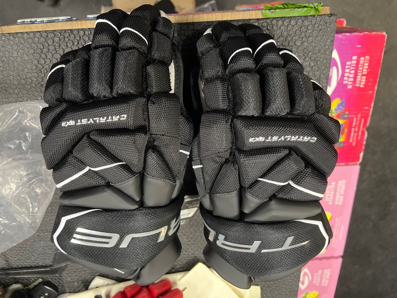 New 15” True Catalyst 9x3 14” Retail Hockey Gloves