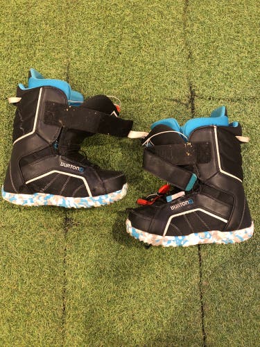Kid's 6.0 Burton Zipline Snowboard Boots (Used)