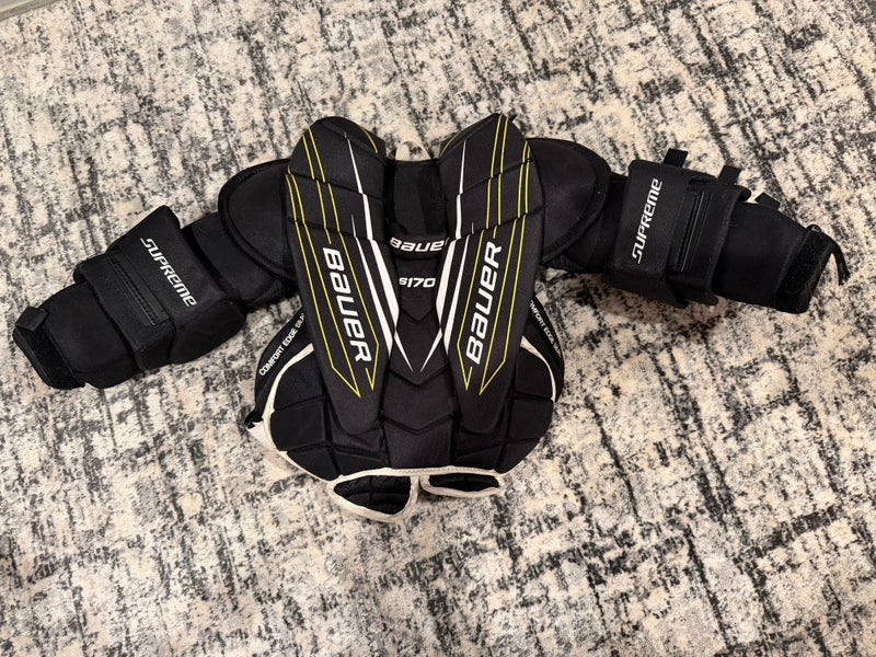 Junior Bauer Supreme S170 Goalie Chest Protector (Used) Size Medium