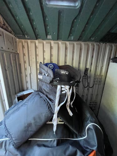 Men's Senior XL Warrior Covert QRE 30 Hockey Pants (Used)