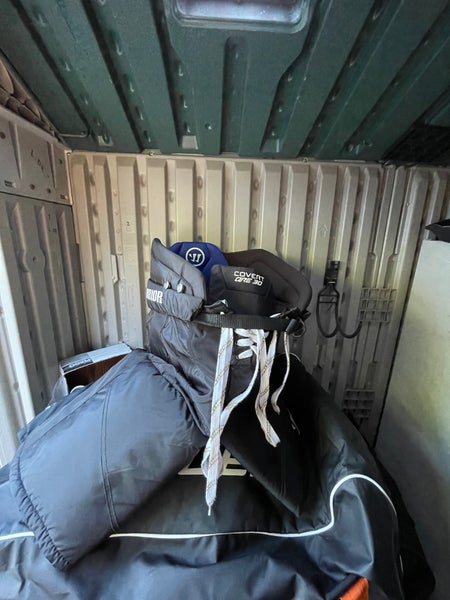 Men's Senior XL Warrior Covert QRE 30 Hockey Pants (Used)