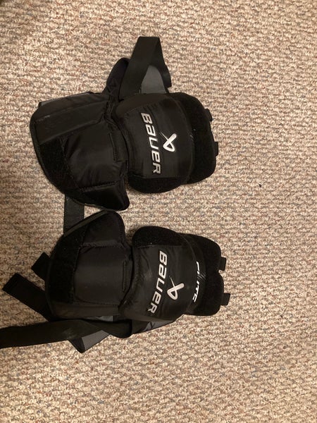Lightly Used 2025 Senior Bauer Elite Kneepads