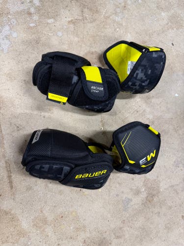 Junior Medium Bauer Supreme M3 Elbow Pads (Used)