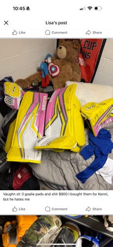 33" Vaughn SLR3 Pro Goalie Leg Pads (Used)