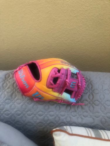 2025 Wilson A2000 1786 RH Infield Baseball Glove 11.5" (New)